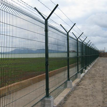 Y-shaped fence